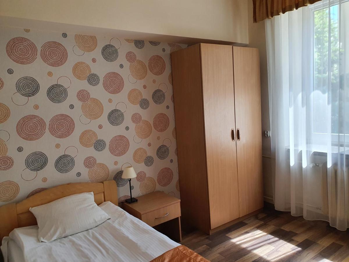 Hotel Iskra Жешов Екстериор снимка