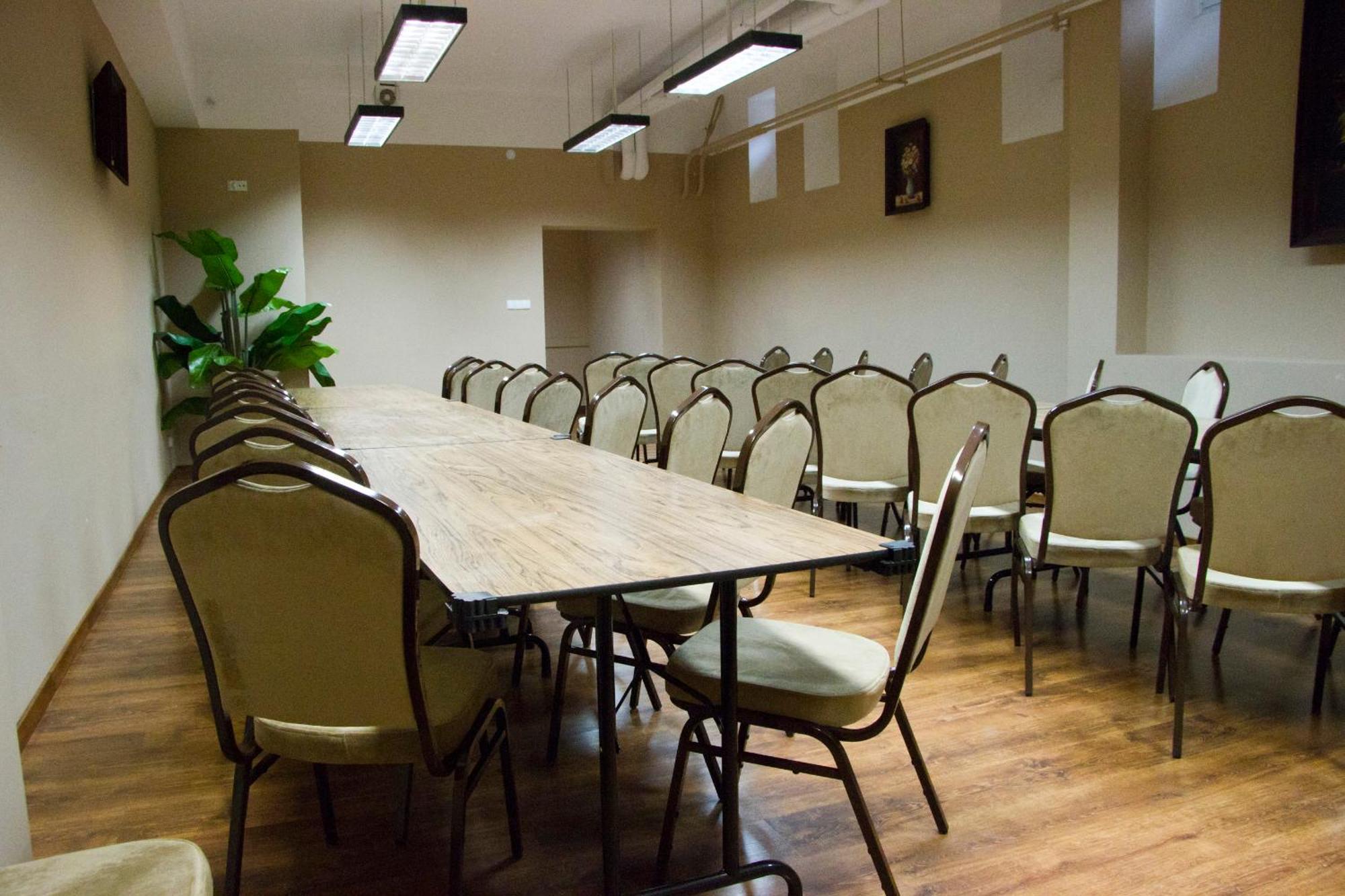 Hotel Iskra Жешов Екстериор снимка