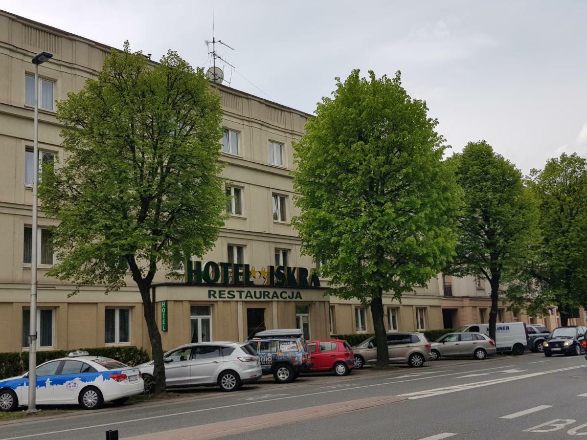 Hotel Iskra Жешов Екстериор снимка