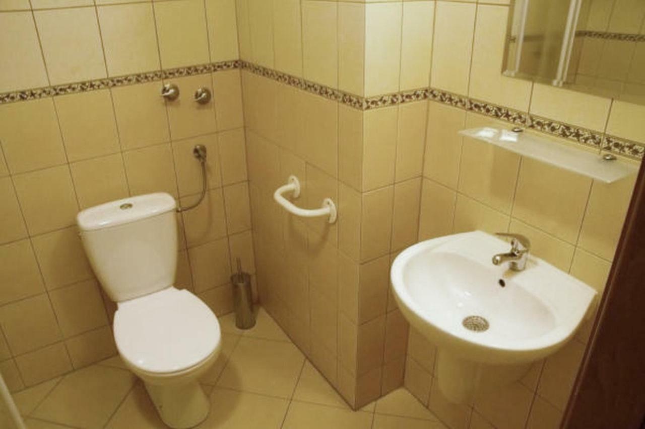 Hotel Iskra Жешов Екстериор снимка